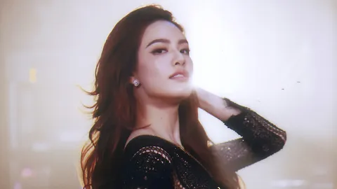 "เกรซ" เปิดตัวลีลาสุดแซ่บ อวดความเซ็กซี่ใน "เริงริตา"