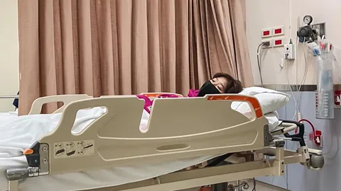 แก้ว จริญญา ไข้สูง 39.4 ถ่ายละครจนเซ ก่อนถูกนำตัวส่งไปโรงพยาบาล