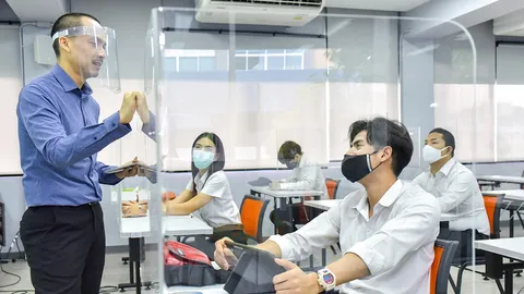 ม.ดัง เปิดเทอม ปรับตัวครั้งใหญ่ เรียนรู้ New Normal ป้องกันโควิด-19