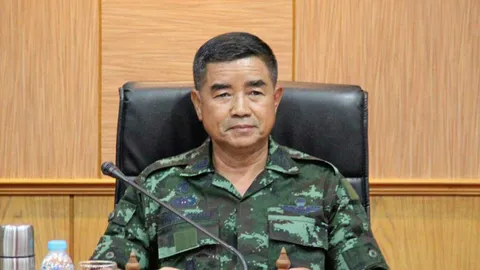 ฟุตบอลอาวุโสชิงถ้วย พล.อ.เฉลิมชัย สิทธิสาท เปิดสนาม