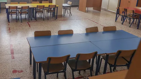 ร.ร.ดังเมืองตราด สั่ง นร.กักตัว 14 วัน เหตุเดินห้างระยอง พักโรงแรมดีวารีฯ