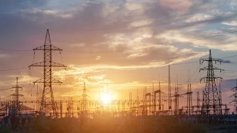 ยอดใช้พลังงานหดตัวรอบ 70 ปี เล็งเป้ารื้อแผนพัฒนายกกระบิ