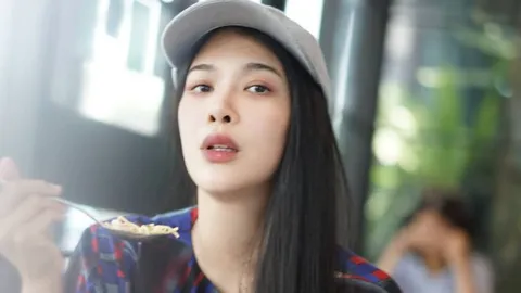 โบวี่ อัฐมา เคลียร์ไม่เคยรับงานกินข้าว มีเงินซื้อกินเอง ขอบคุณที่สนใจจ้าง