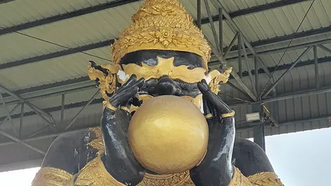 พระอสุรินทราหู โพธิสัตว์ สวดบูชายกดวงพ้นทุกข์