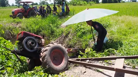 ตาวัย 78 ปี โชคร้ายโดนรถอีแต๊กทับร่างดับคานา คาดหัวรถไถไหลแล้วต้านไม่ไหว