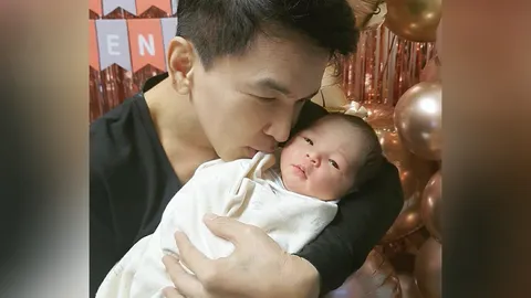 แซ้งค์ ปฏิวัติ ยิ้มแก้มปริภรรยาคลอดลูกชายตั้งชื่อน้องฟีนิกซ์ น่าเอ็นดูมาก 