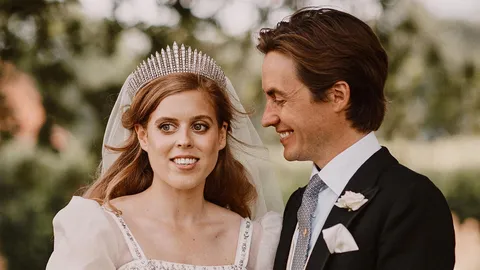 ชุดแต่งงานประวัติศาสตร์