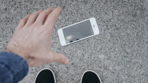 ได้เวลาโชว์ตัว มือถือตกพื้นสูง 2 เมตร จอไม่แตก 