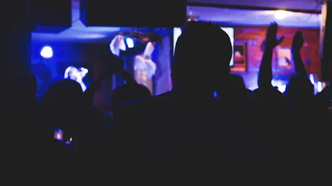 เพจดังเผย ญี่ปุ่นติดโควิดวันเดียวพุ่ง 800 คาด 12 รายติดจากนมเต้าเดียวกัน