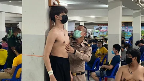 "นนท์ เดอะวอยซ์" รอดเป็นทหาร ไม่ต้องลุ้นใบดำ-ใบแดง คนแห่สมัครเต็ม