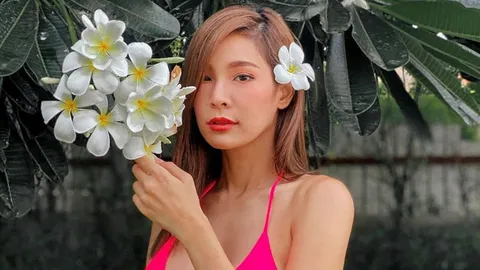 สดสะดุดตา ปาย-สิตางค์ แซ่บในชุดบิกินีสีชมพูสะท้อนแสง