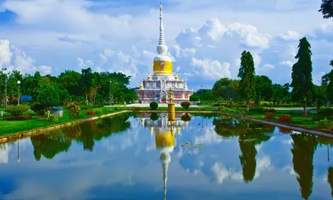 เสริมมงคลชีวิต ดินแดนพระธาตุ  5เมืองแห่งอีสาน