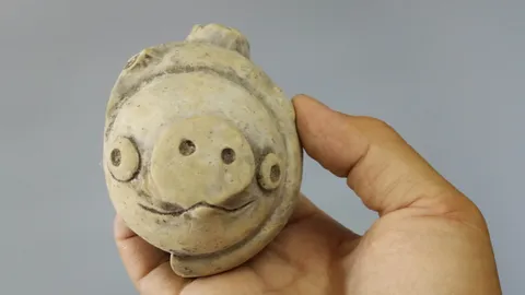 สุดงง จีนขุดพบดินปั้น 3,200 ปี คล้ายหมูสีเขียวในเกม "แองกรี้ เบิร์ดส์"