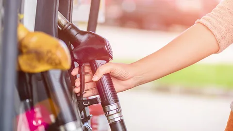 ปตท. บางจาก ประกาศปรับลดราคาน้ำมันทุกชนิด 30 สต.เว้น E85 ลง 15 สต.