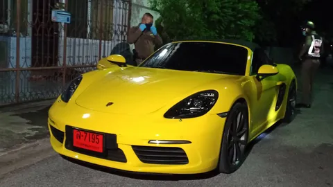 ดวลสนั่น นักธุรกิจขายแมสก์ ขับปอร์เช่มายิงอริ โดนสวนทิ้งรถหนี