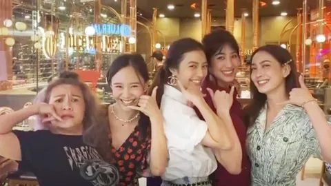 แก๊งเฟอร์บี้ แท็กทีม พุดเดิ้ล โชว์เต้นสุดฮา แต้ว ณฐพร เอวพลิ้วมาก (คลิป)