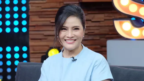 ไม่อายทำกิน อรอนงค์ ขายเสื้อผ้าตลาดนัด พร้อมเปิดตัวลูกชายสุดรัก (คลิป)