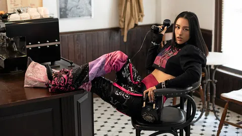 "ลิลลี ภัณฑิลา" ปฏิเสธโชว์เซ็กซี่พร่ำเพรื่อ เบาใจ "ชิน ชินวุฒ" ไม่หวง