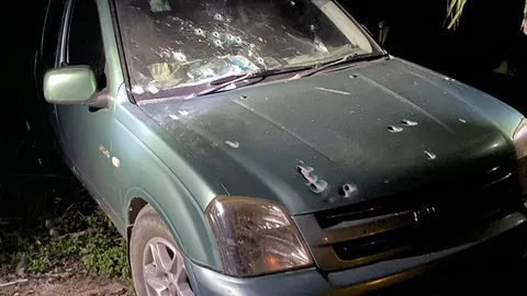 โจรใต้ดักซุ่มยิงจ่านาวิกฯบาดเจ็บ รถกระบะพรุนหน้าบ้านเพื่อนที่ อ.บาเจาะ