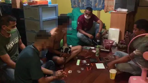 ตร.รวบเอเย่นต์ยาบ้าคาบ้านกับพวกอีก 1 เศร้าข้าวมันไก่ซื้อมายังไม่ได้กิน