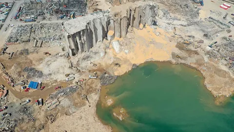 เผย ระเบิดเบรุตสุดรุนแรง สร้างหลุมลึก 43 เมตร ม็อบประท้วงรัฐบาลต่อ