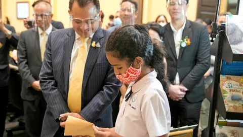 โครงการ ส่งความรู้ สร้างความสุข จุดพลังรักการอ่านให้เด็กไทยทั่วประเทศ