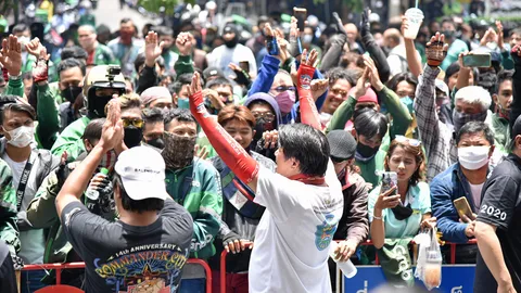 แกร็บร้อง