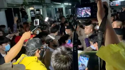 “ไมค์ ระยอง” ปลุกม็อบนักศึกษา รวมตัวศาลอาญาพรุ่งนี้ ให้กำลังใจ เพนกวิน