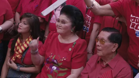 งดกะทันหัน The Kingmaker ชื่อหนัง-โปสเตอร์สุ่มเสี่ยง 