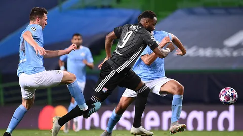 สำรองทีเด็ด "ลียง" ไล่อัด "แมนฯ ซิตี้" 3-1 ลิ่วตัดเชือก ชปล.