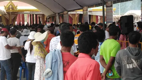 วัดเจดีย์ ยุติการจองเหรียญ "ไอ้ไข่" หลังคนนับหมื่นเบียด เสี่ยงโควิด