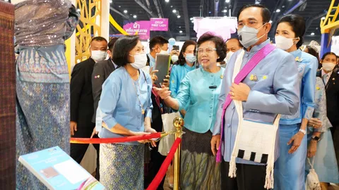 พช. ปลื้ม OTOP ศิลปาชีพ ยอดขายทะลุ 484 ล้าน สร้างรายได้สู่ชุมชน