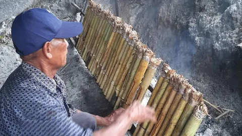 ข้าวหลามเพื่อชีวิต สองตายายส่งลูกเรียนจบ 7 คน ซื้อที่ได้ 50 ไร่