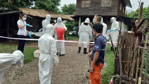 ชาวบ้านผวา หนุ่มใหญ่ชาวลาว ลอบเข้าเมือง ตายปริศนา แพทย์สวมชุด PPE เก็บศพ