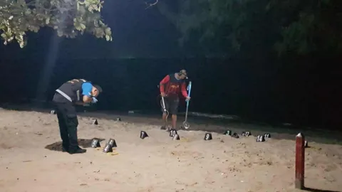 มอบตัวแล้วเทศกิจชะอำ ยิง 2 หนุ่มคว่ำ เหตุแย่งให้เช่าบานาน่าโบ๊ต