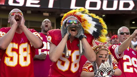 "แคนซัส ซิตี้ ชีฟส์" ห้ามแฟนแต่งตัวเลียนแบบอินเดียนแดง