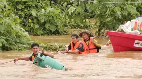 น้ำป่าทะลักท่วม อ.ท่าปลา อุตรดิตถ์ เดือดร้อน 400 ครอบครัว
