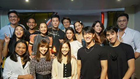 เลี้ยงปิดกล้อง "น้ำผึ้งขม" นักแสดง ร้อง-เต้น เปิดมินิคอนเสิร์ตจัดเต็ม