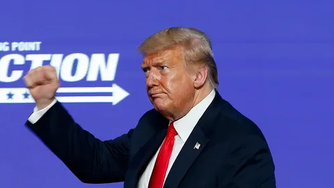 ทรัมป์ขอตรวจยาเสพติดไบเดนก่อนขึ้นดีเบต