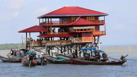 วันแรก รื้อขนำอ่าวบ้านดอน เจ้าของโร่แสดงตัว แจ้ง 3 ข้อหาส่งฟ้องศาล 