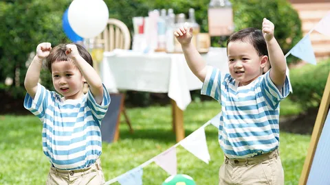 ส่องความน่ารัก สายฟ้า-พายุ ลูกชมพู่ ฉายแววซุป'ตาร์ 