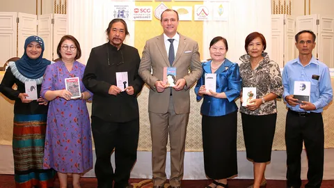 "สกุล บุณยทัต" แถลงข่าวหนังสือ “รวมเรื่องสั้น” เข้ารอบตัดสิน รางวัลซีไรต์