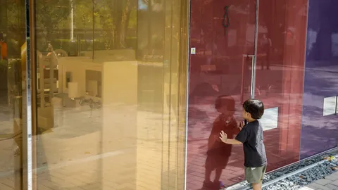 สุขาโปร่ง–ทึบแสง