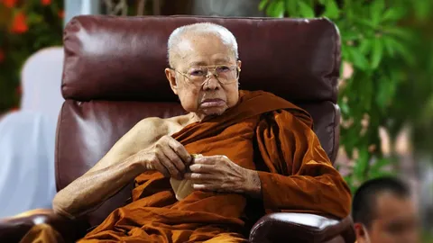 ลูกศิษย์อาลัย 'หลวงปู่สิงห์ทอง' เกจิดังยโสธรละสังขารแล้ว สิริอายุ 95 ปี