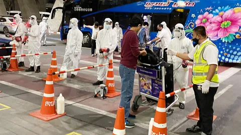 ผู้โดยสาร 502 คนจาก 3 เที่ยวบิน เดินทางถึงสุวรรณภูมิ พบมีไข้สูง 2 คน