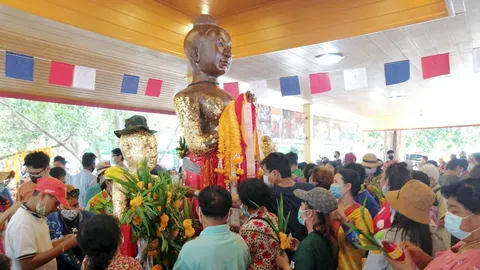 พระพยอมจวกวัด จัดไอ้ไข่ให้คนขอหวย