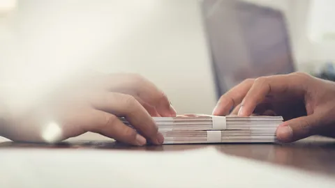 แก๊งแขกเงินกู้นอกระบบดอกเบี้ยโหด อาละวาด พ่อค้าแม่ค้าใน ตลาดปฐมมงคล