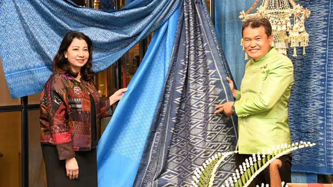 จัดใหญ่โอทอปสืบสาน "ผ้าไทย" ของอร่อย 4 ภาค