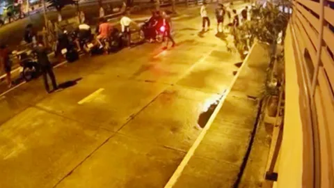 แม่กลัวคดีไม่คืบ หลังลูกโดนรุมทำร้าย อาการสาหัส หมอชี้อาจต้องผ่าตัดสมอง