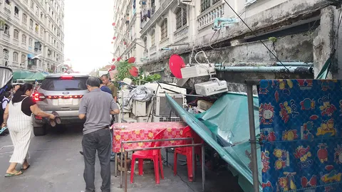 ระเบียงอาคาร 9 ชั้น ย่านศรีนครินทร์ถล่ม เจ้าหน้าที่ช่วยคนติดภายในได้แล้ว